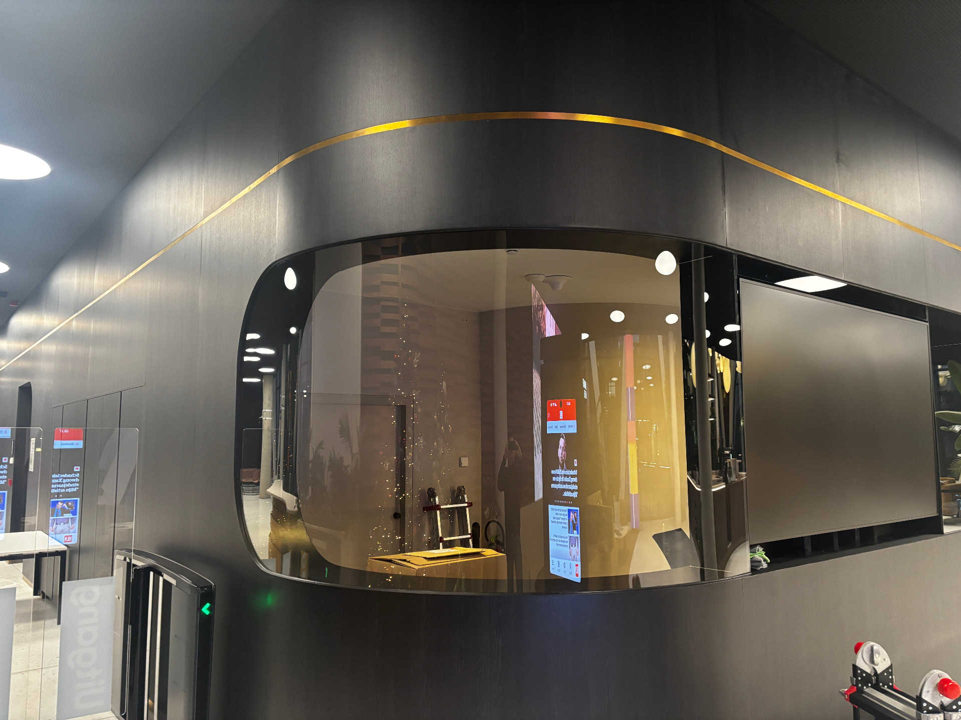 DPG Media Antwerpen — raamfolie project
