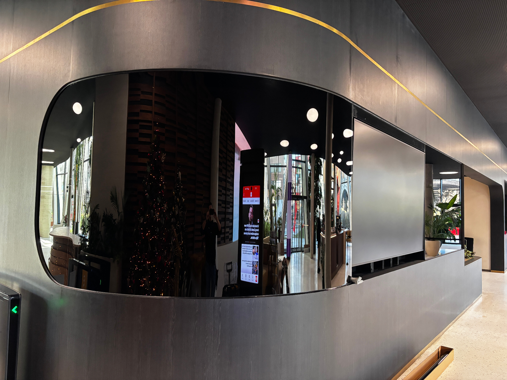 DPG Media Antwerpen — raamfolie project