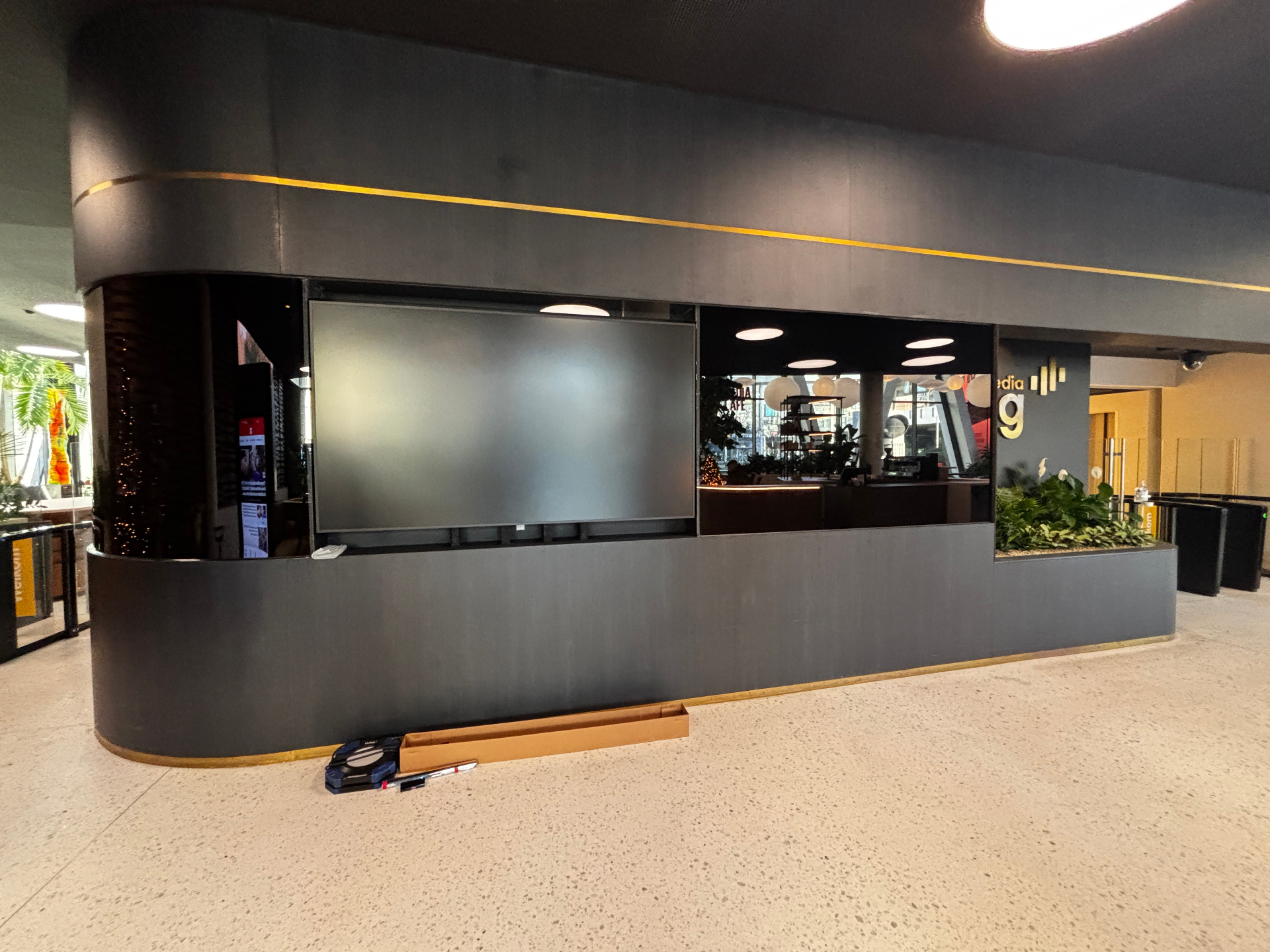 DPG Media Antwerpen — raamfolie project