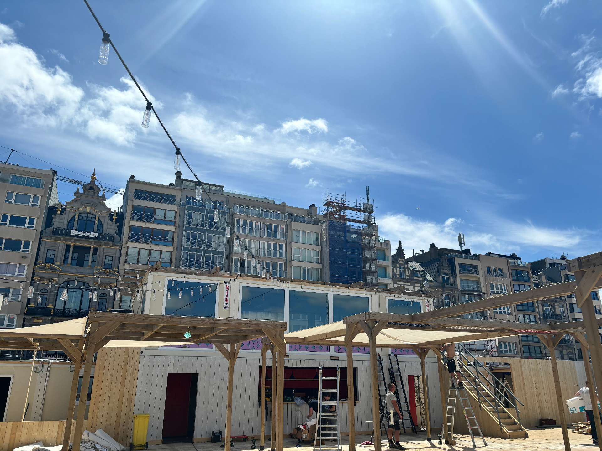 Qbeach House — raamfolie project