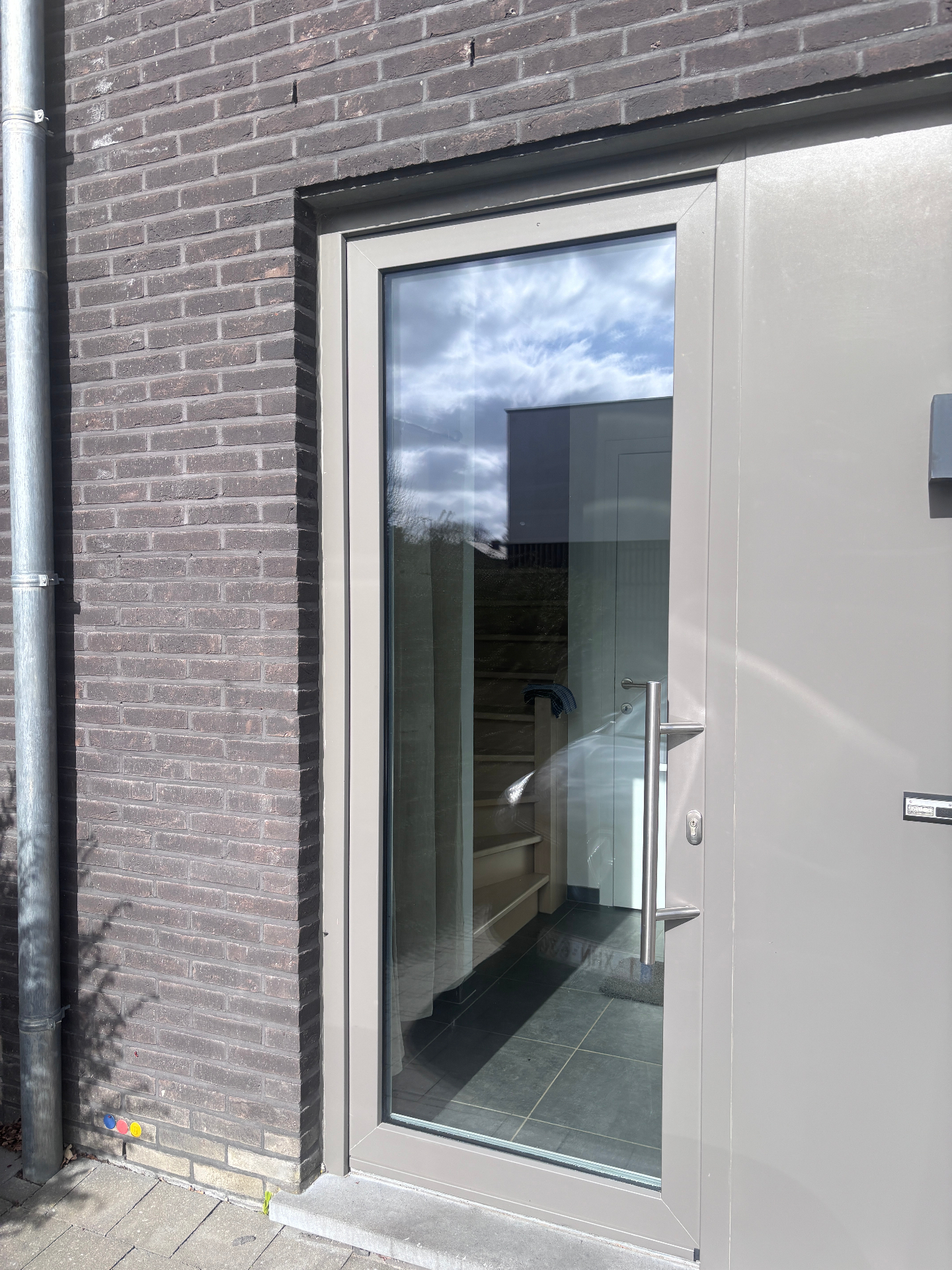 Glazen voordeur met helder zicht